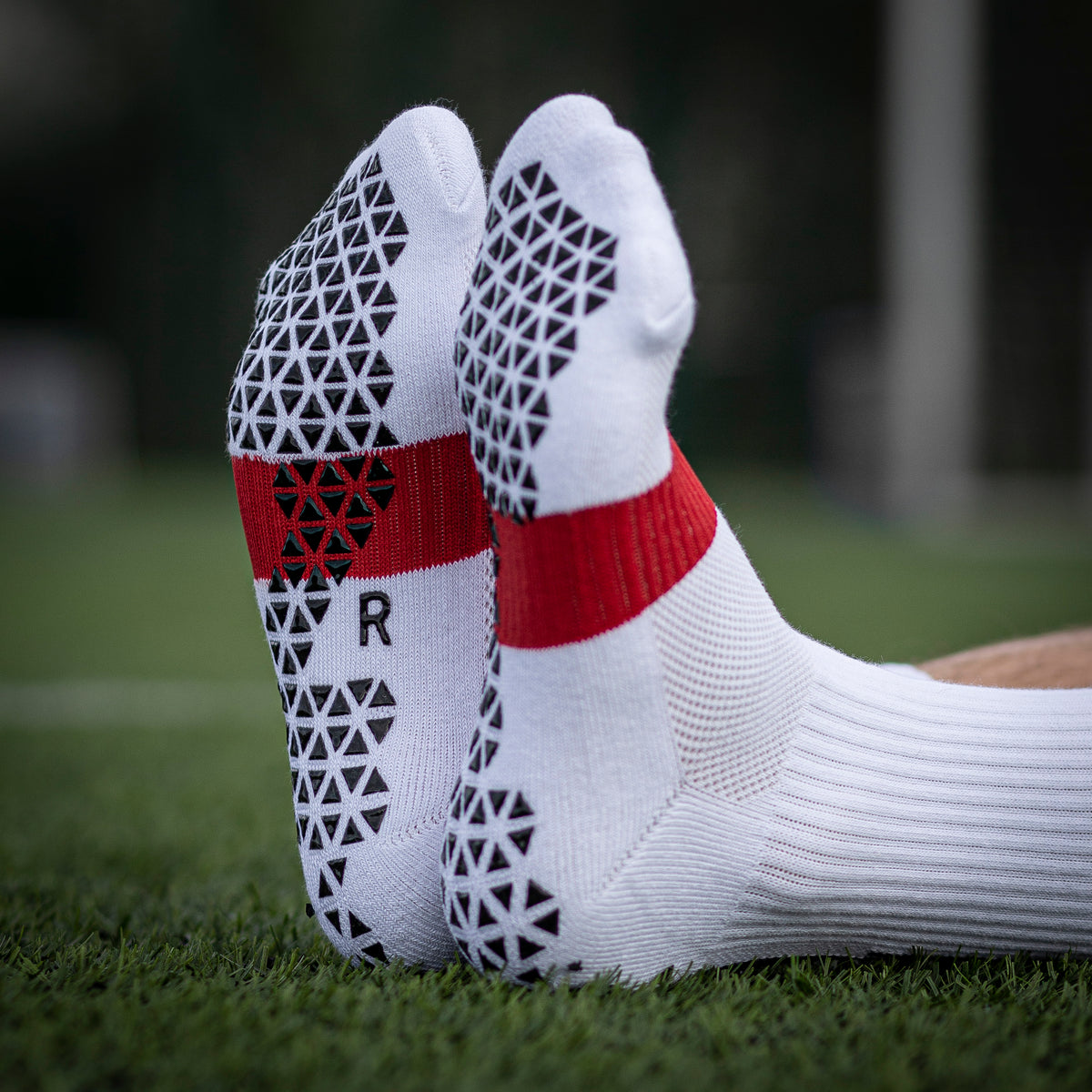 White Maestro Grip Socks Large (8-12 US)